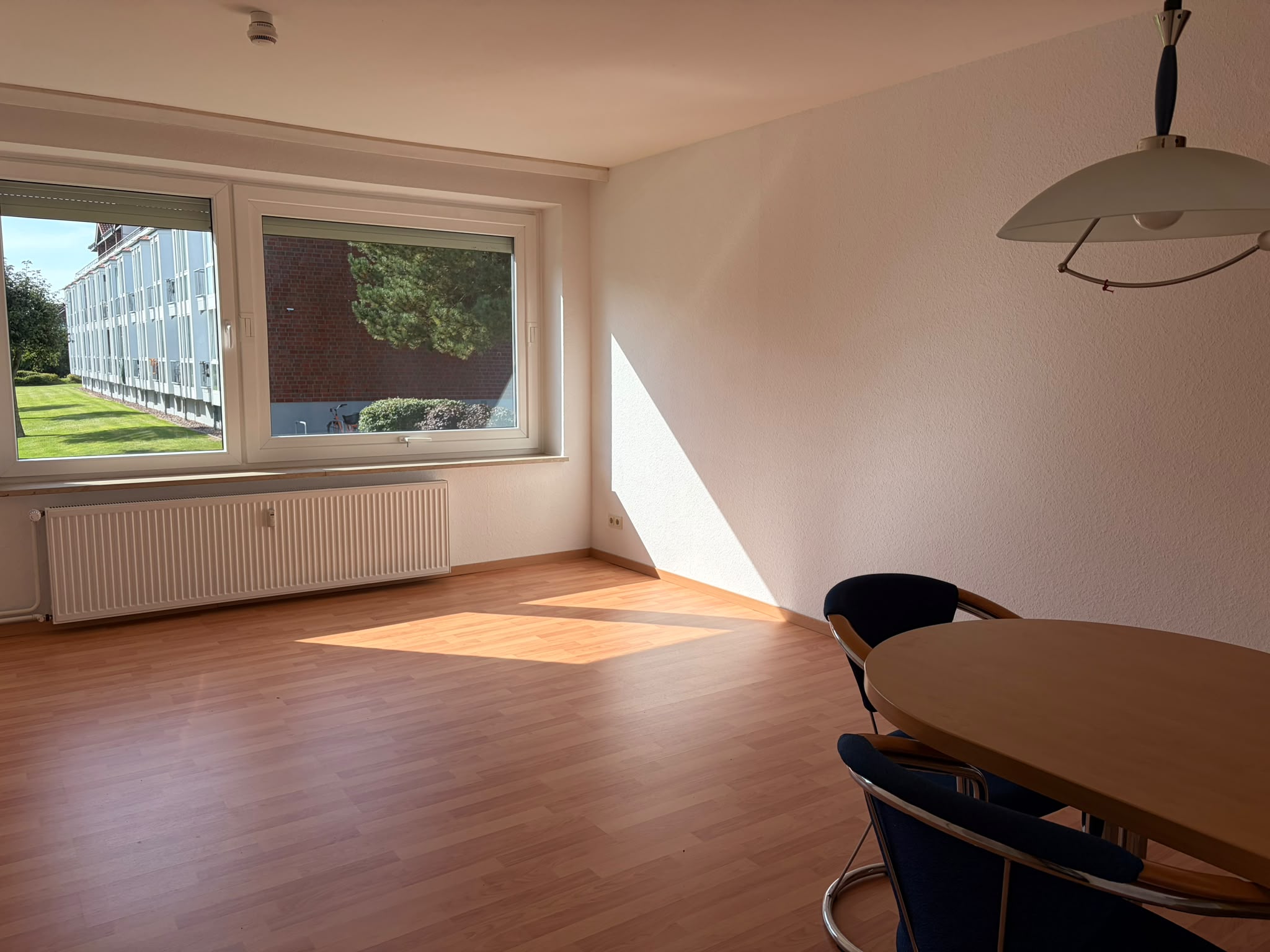 Renovierte Wohnung mit gepflegter Einbauküche und Außenstellplatz in Duhnen