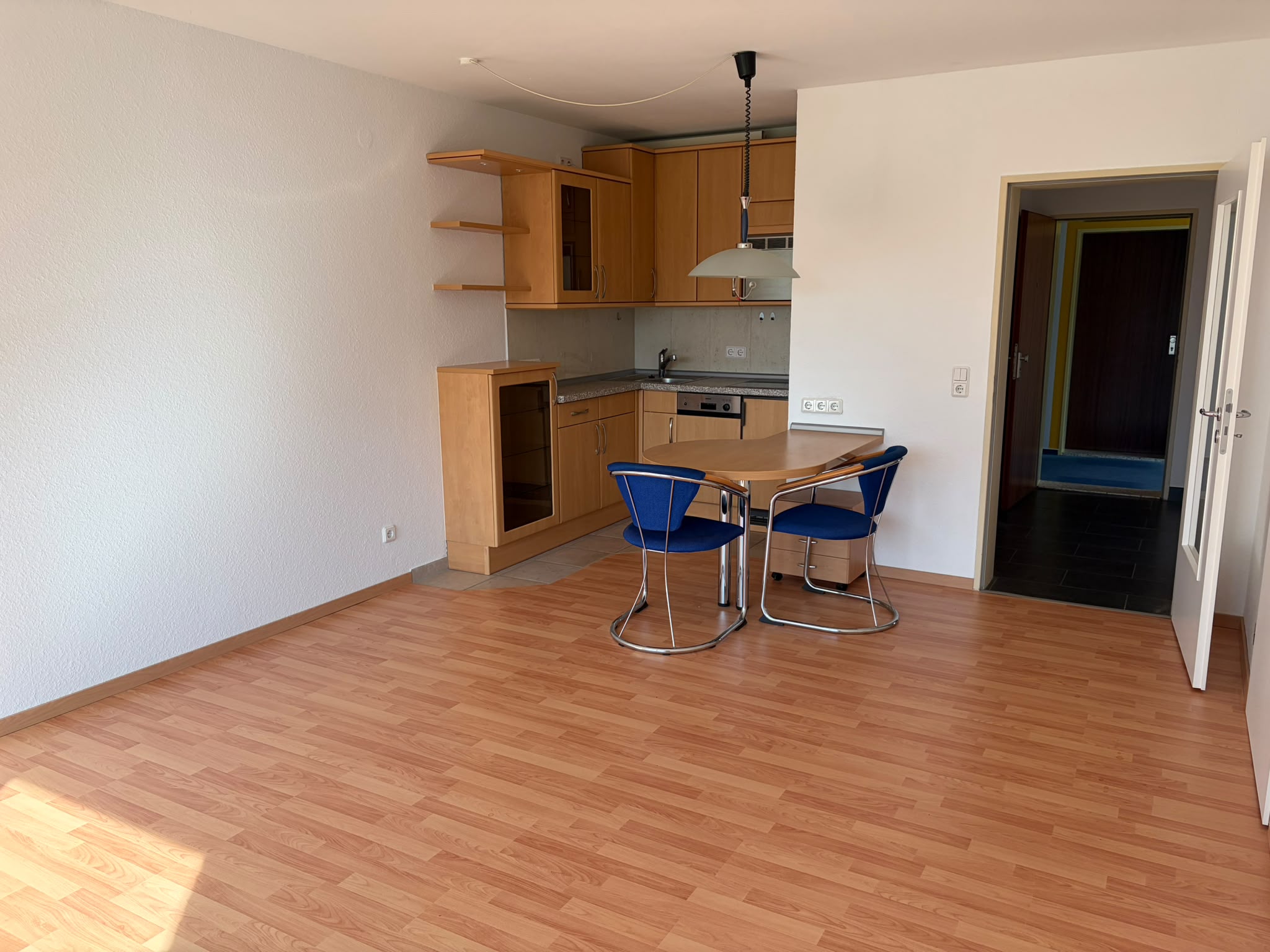 Renovierte Wohnung mit gepflegter Einbauküche und Außenstellplatz in Duhnen