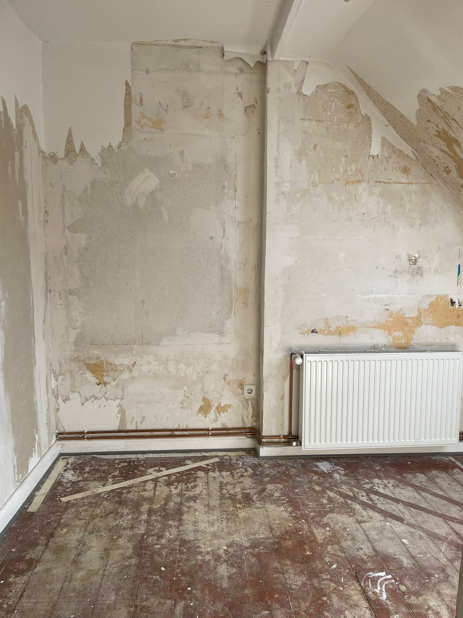 Grundstück mit Altbestand - Einfamilienhaus & Nebengebäude – ideal für Neubau oder Kernsanierung