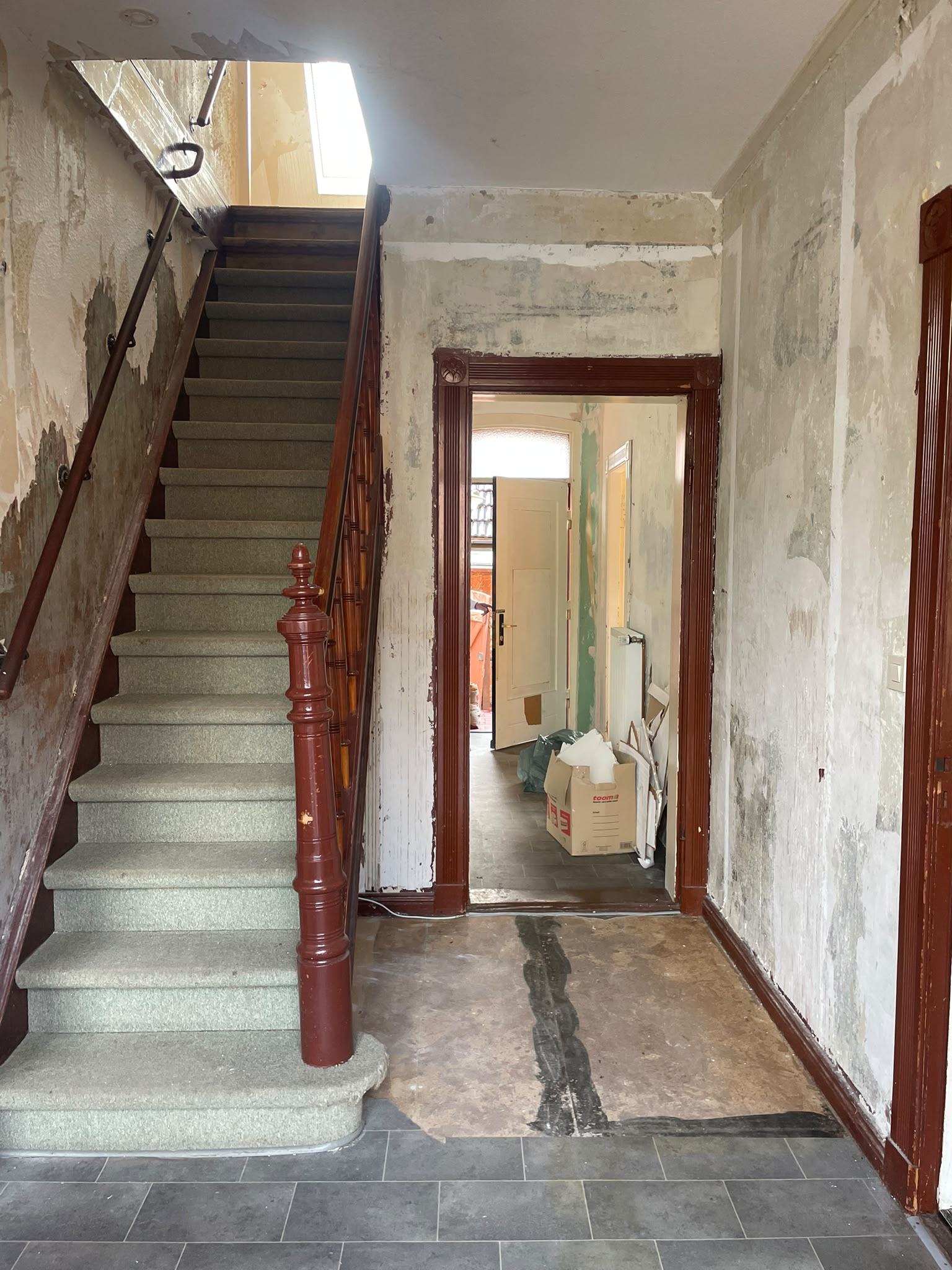 Grundstück mit Altbestand - Einfamilienhaus & Nebengebäude – ideal für Neubau oder Kernsanierung