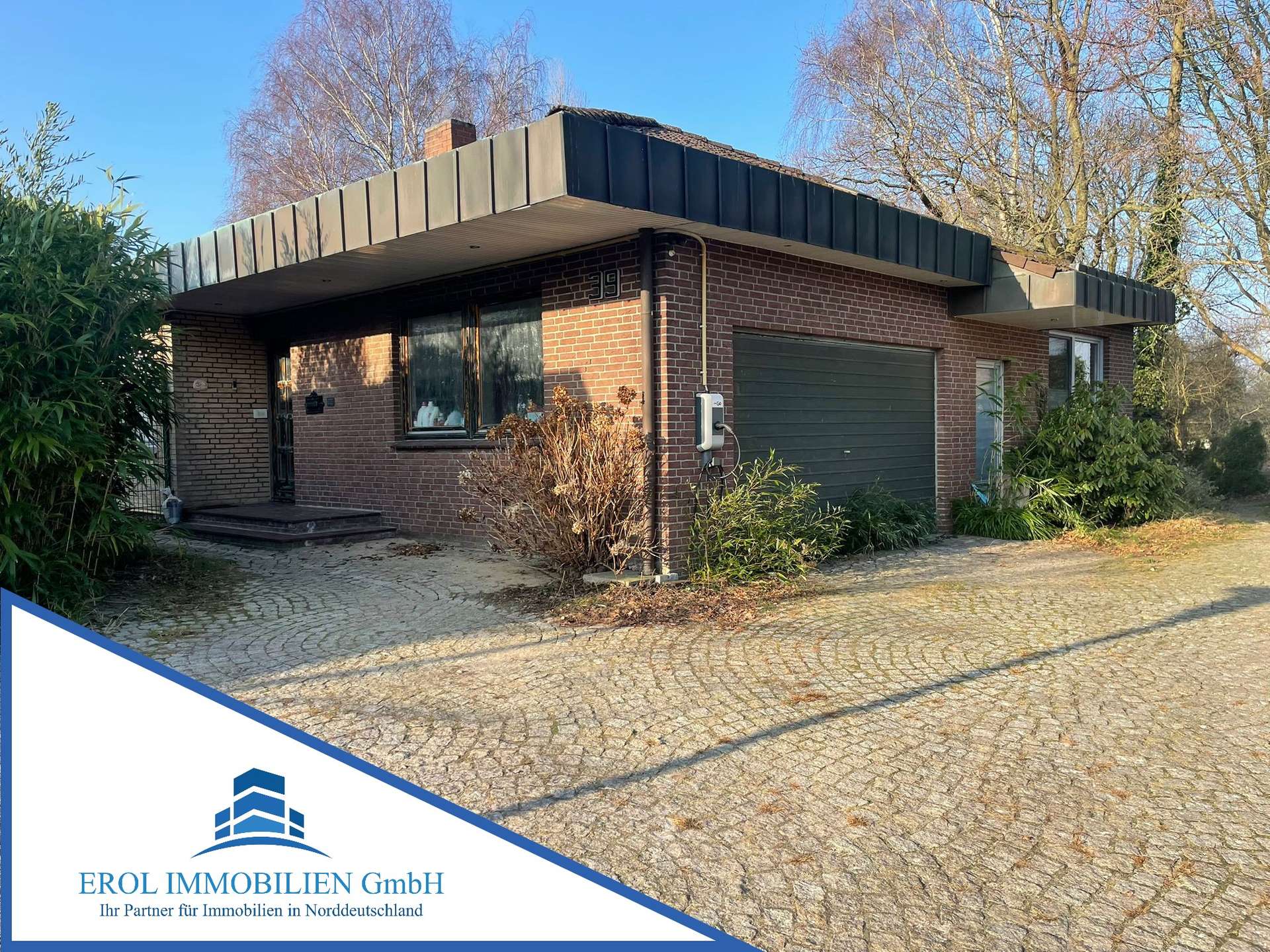 Großzügiges Haus mit Pool, Sauna und zwei Kaminen