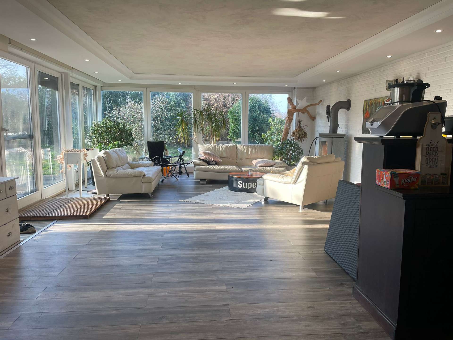 Wohnzimmer (Poolraum)