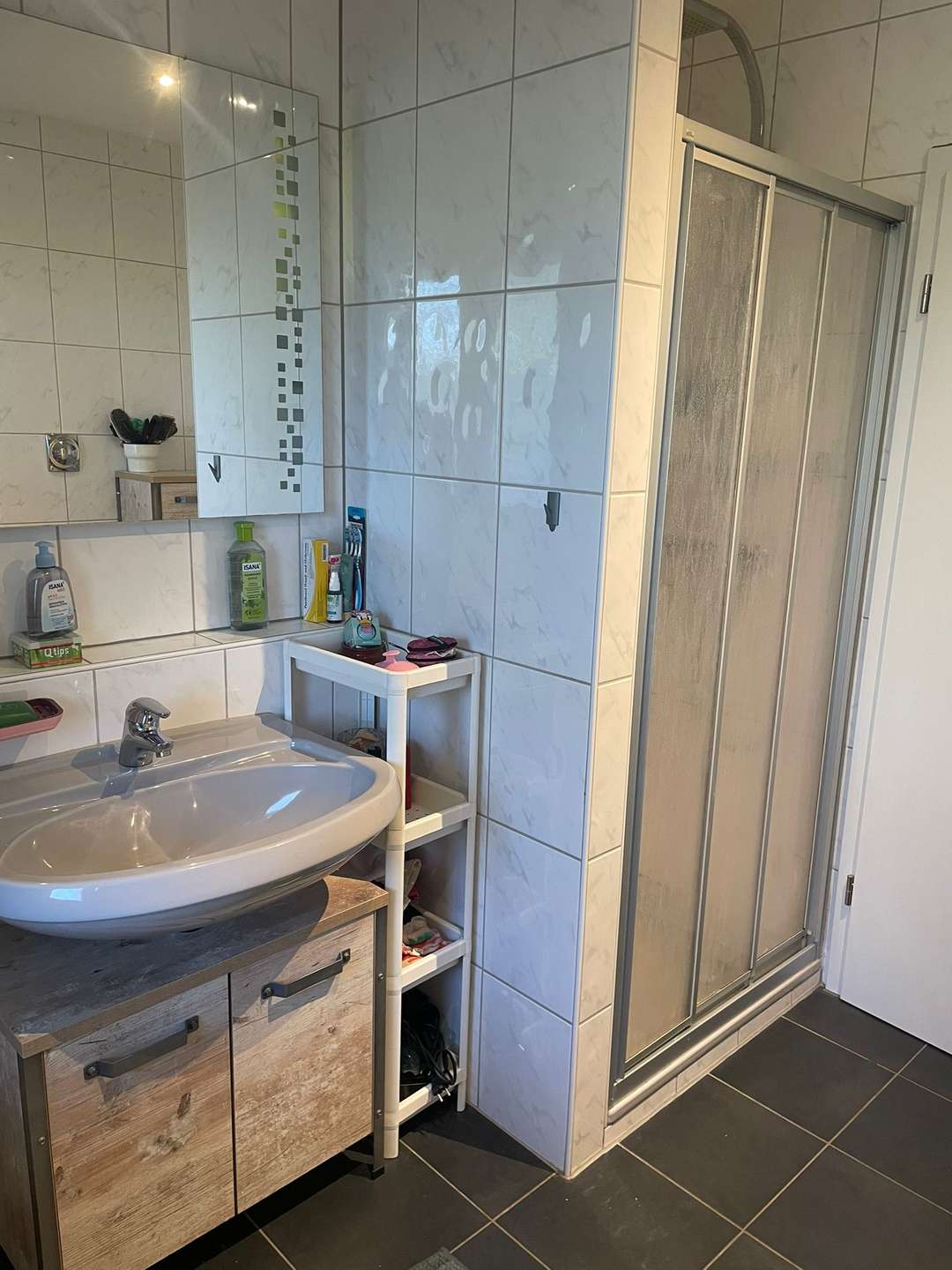 Gäste-WC mit Dusche