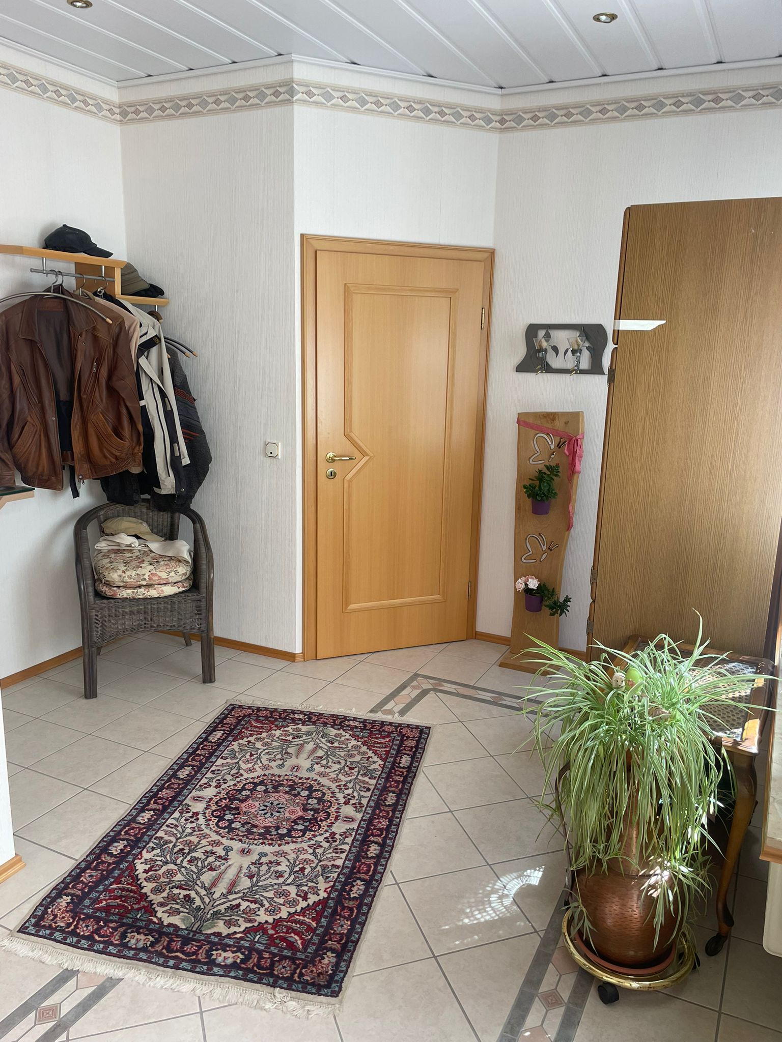 Großzügiges Mehrfamilienhaus mit Garten, Garage und ruhiger Wohnlage