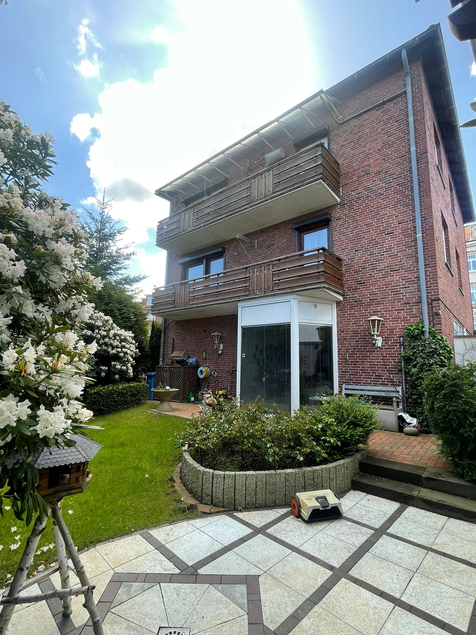 Großzügiges Mehrfamilienhaus mit Garten, Garage und ruhiger Wohnlage