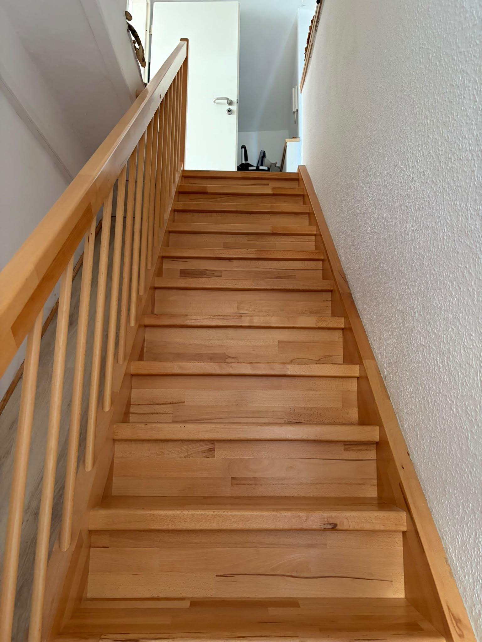 Gepflegtes Mehrfamilienhaus mit Anbau