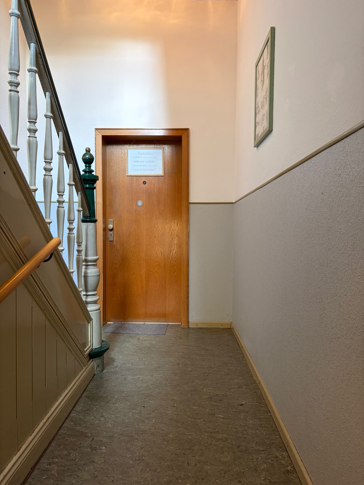 Gepflegtes Mehrfamilienhaus mit Anbau