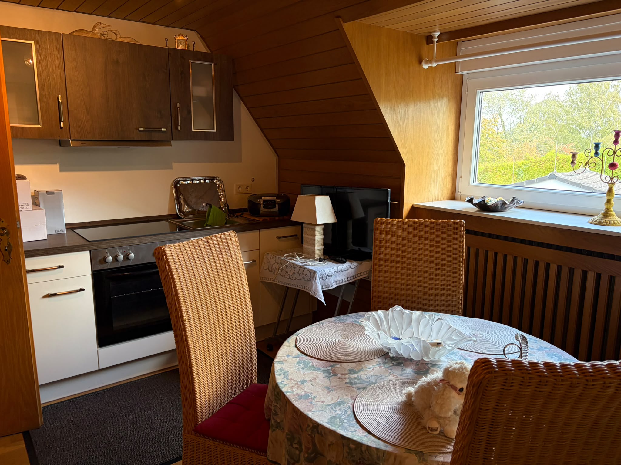 Einfamilienhaus mit Baugrundstück in begehrter Lage