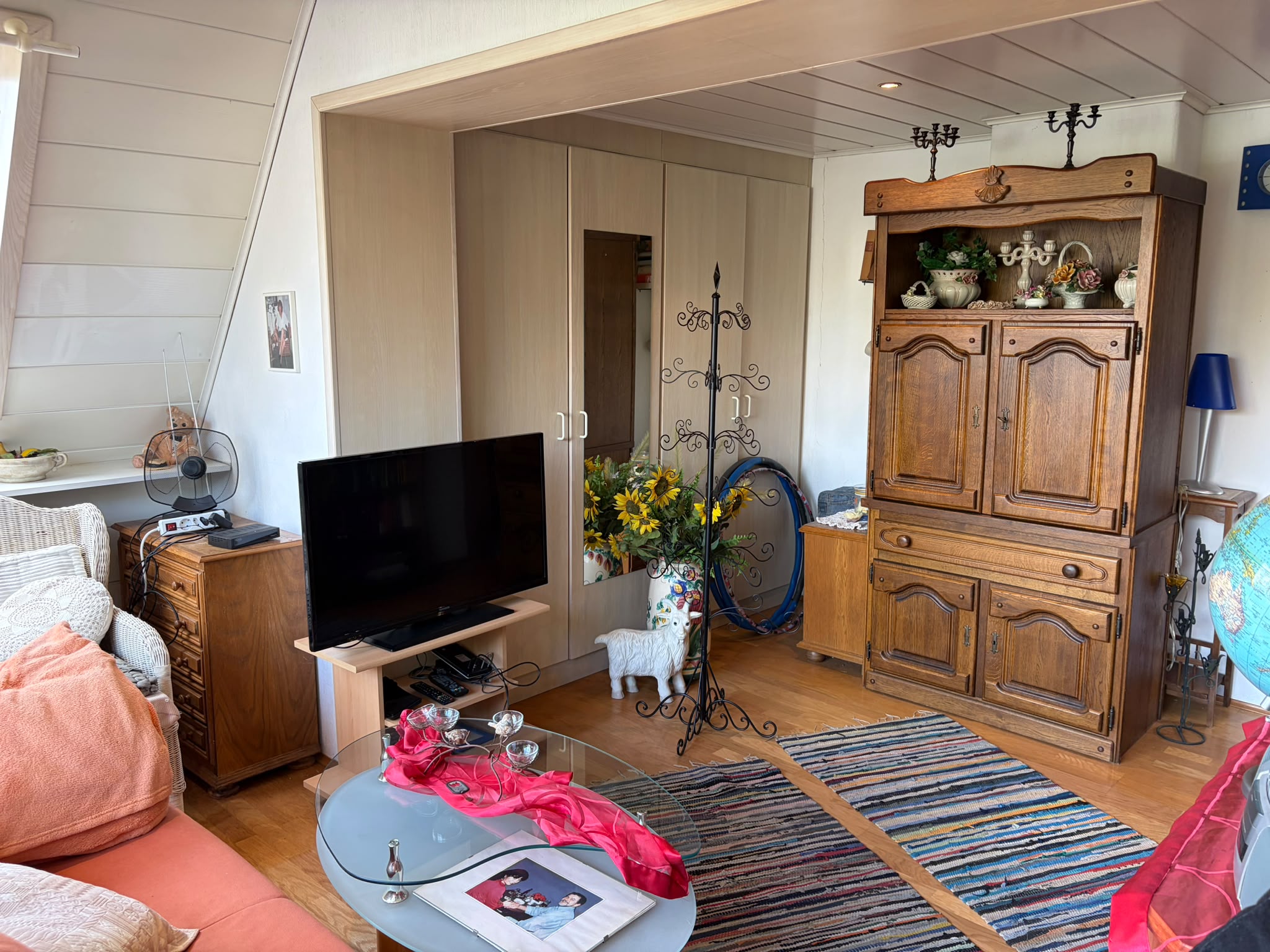 Einfamilienhaus mit Baugrundstück in begehrter Lage