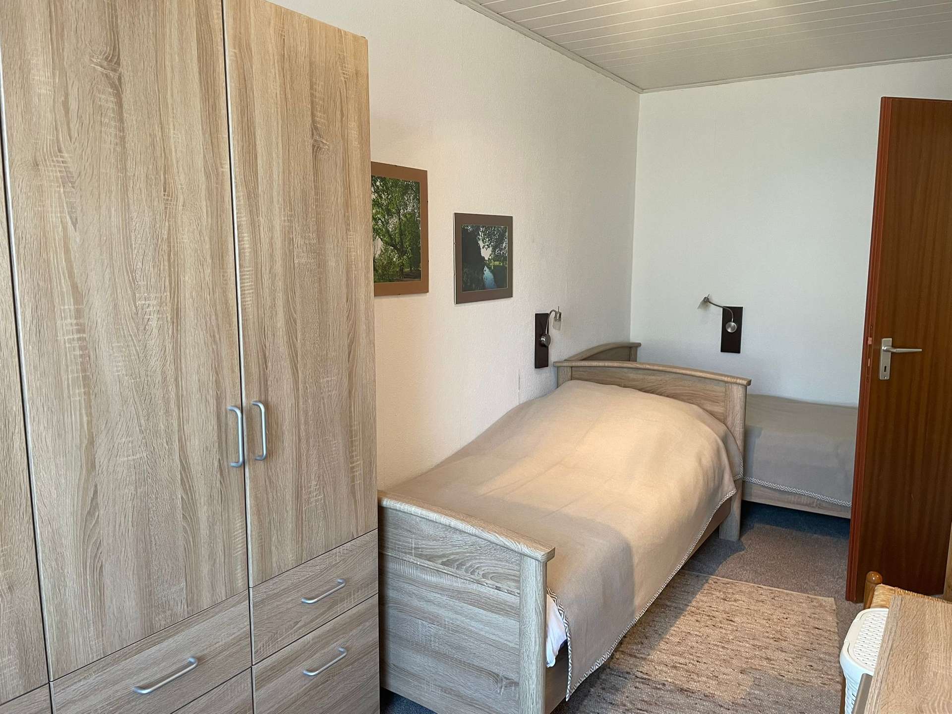 Schlafzimmer 1