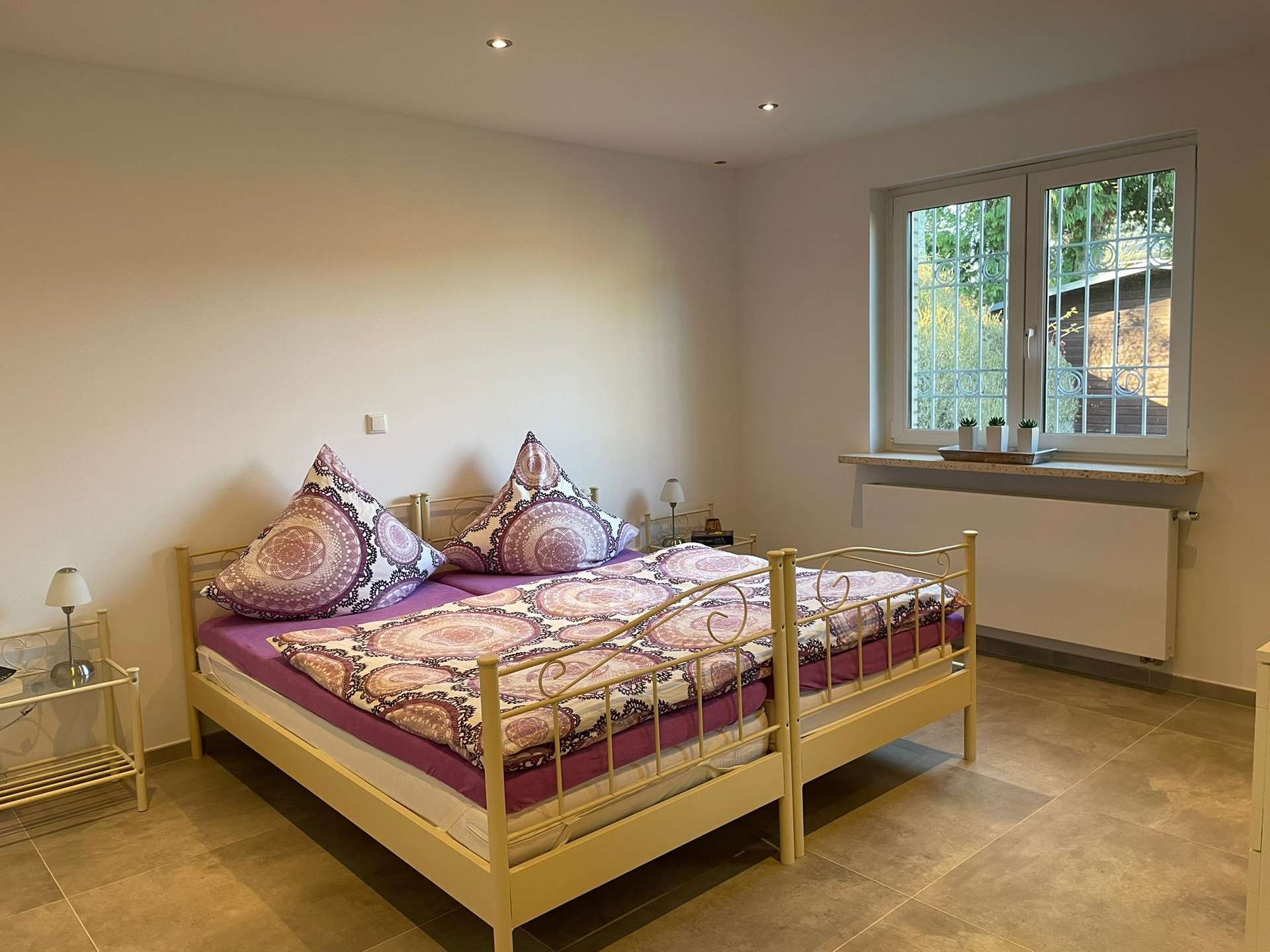 Schlafzimmer 1