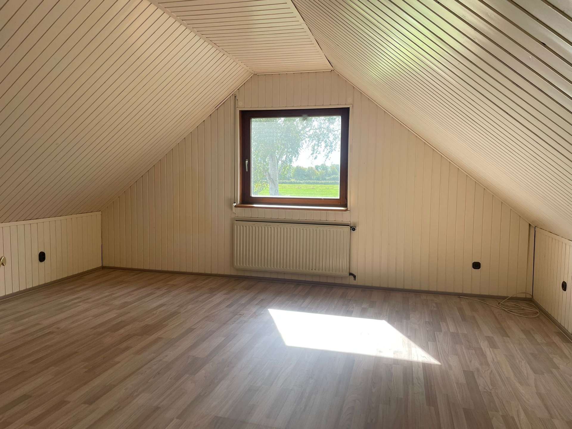 Schlafzimmer DG